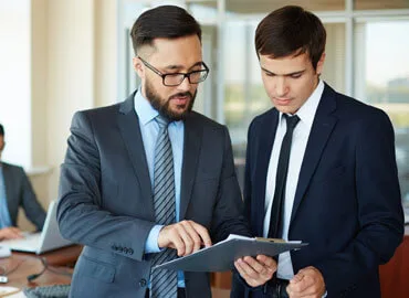 Provides expertise on legal matters and compliance. - 兰博对战官网